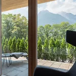 Hindenburglinde Hotel 4*