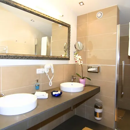 Hotel Hindenburglinde 4*