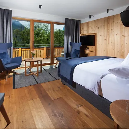Hindenburglinde 4*