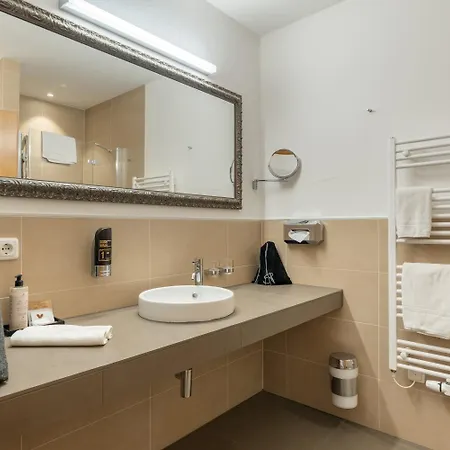 Hotel Hindenburglinde 4*