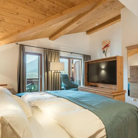 Hindenburglinde Hotel 4*