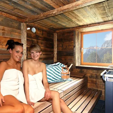 Hotel Hindenburglinde 4*