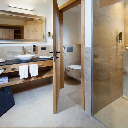 Hindenburglinde 4*